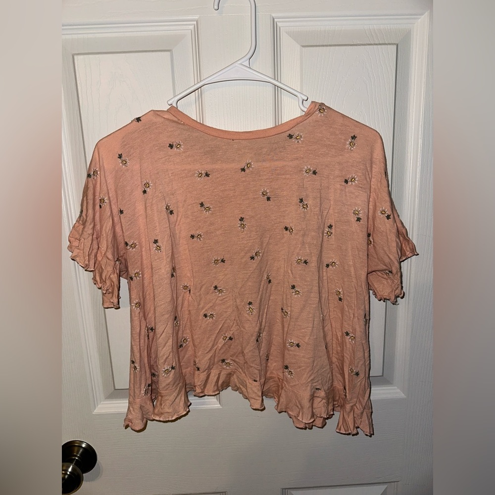 Cross Back Tshirt with Daisy’s pattern